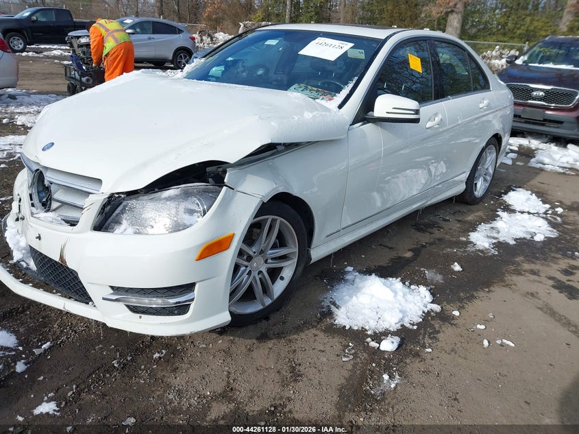 2012 Mercedes-benz C-klasse VIN WDDGF8BB5CR197358 IAAI salvage auction — FRONT END, Salvage - Greater Than 75% (Maryland), sold $500 on 2026-08-12 (photo 2)
