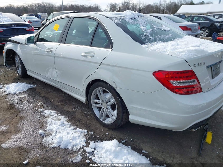 2012 Mercedes-benz C-klasse VIN WDDGF8BB5CR197358 IAAI salvage auction — FRONT END, Salvage - Greater Than 75% (Maryland), sold $500 on 2026-08-12 (photo 3)