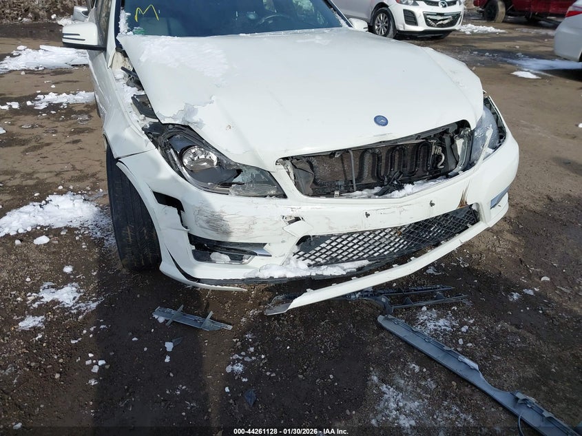 2012 Mercedes-benz C-klasse VIN WDDGF8BB5CR197358 IAAI salvage auction — FRONT END, Salvage - Greater Than 75% (Maryland), sold $500 on 2026-08-12 (photo 6)