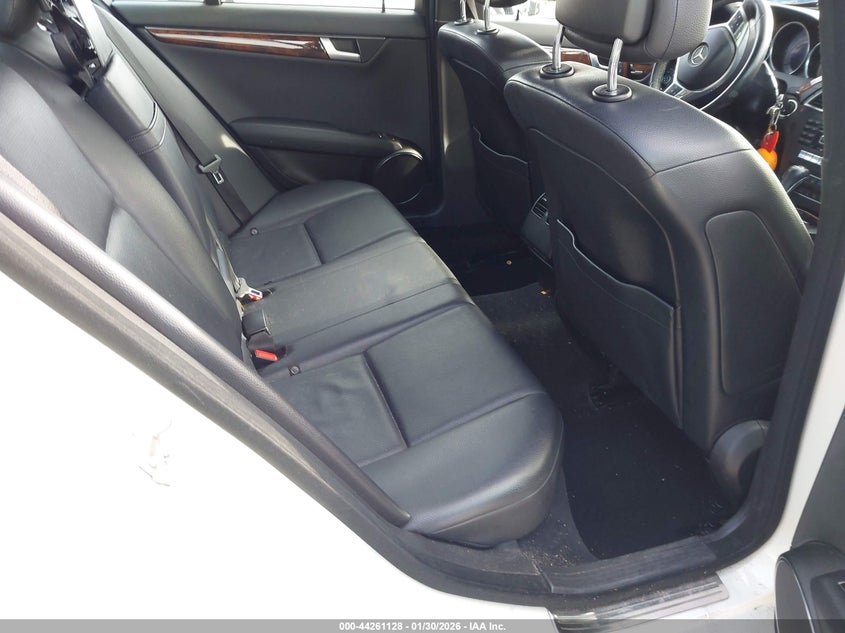 2012 Mercedes-benz C-klasse VIN WDDGF8BB5CR197358 IAAI salvage auction — FRONT END, Salvage - Greater Than 75% (Maryland), sold $500 on 2026-08-12 (photo 8)
