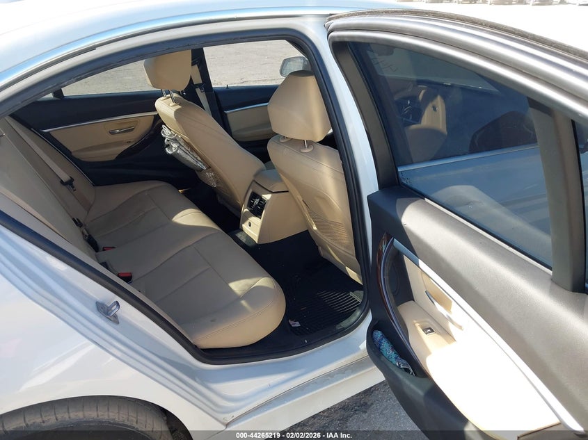 2018 BMW 3er VIN WBA8E1C50JA758950 IAAI salvage auction — LEFT FRONT, Original (Texas), sold $4,950 on 2026-08-19 (photo 8)