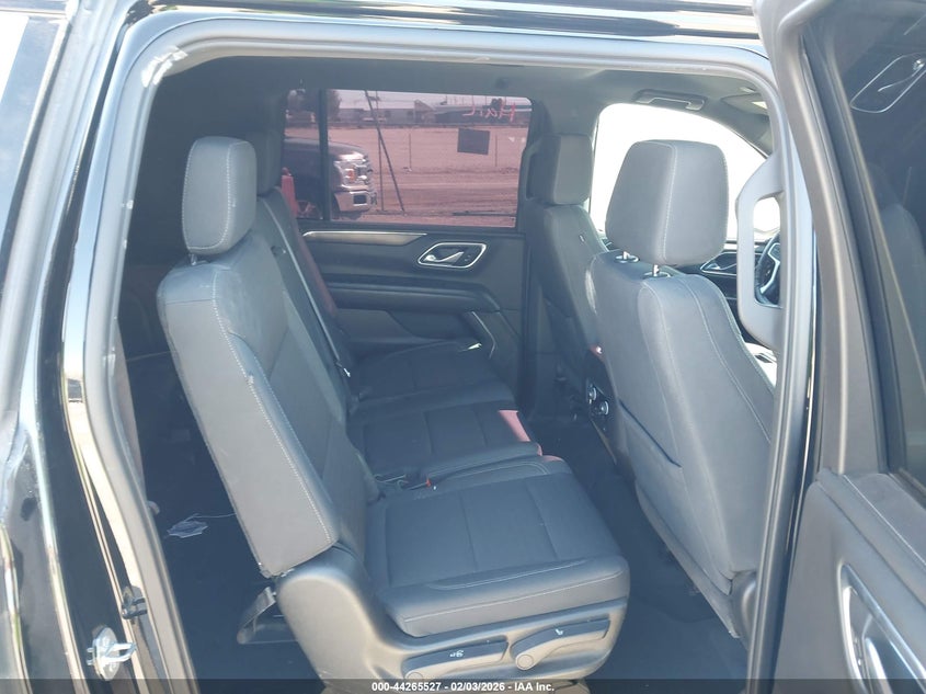 2021 Chevrolet Suburban VIN 1GNSCBKDXMR216443 IAAI salvage auction — LEFT & RIGHT, Salvage Title, sold $15,250 on 2026-08-27 (photo 8)