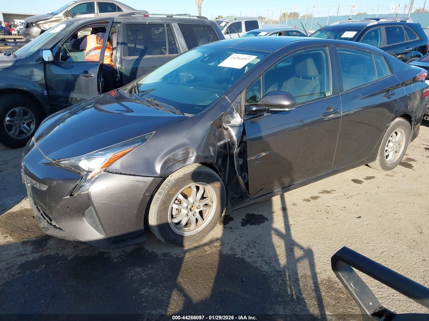 2018 Toyota Prius VIN JTDKBRFU6J3595549 IAAI salvage auction — SIDE, Salvage Title, sold $3,100 on 2026-07-11 (photo 2)