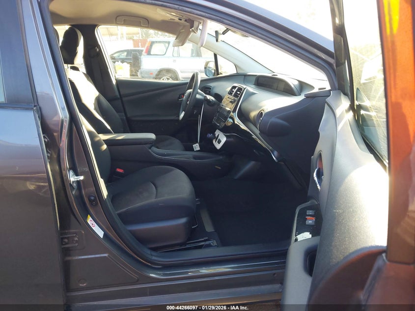 2018 Toyota Prius VIN JTDKBRFU6J3595549 IAAI salvage auction — SIDE, Salvage Title, sold $3,100 on 2026-07-11 (photo 5)