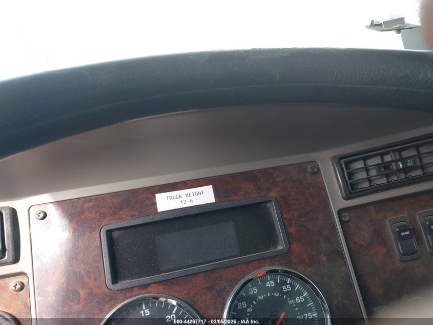 2015 Kenworth Construction VIN 2NKHHM6XXFM425078 IAAI salvage auction — ROOF, Clear (Pennsylvania), sold $3,350 on 2026-07-08 (photo 5)