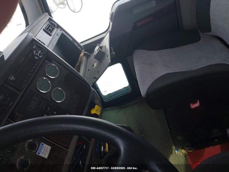 2015 Kenworth Construction VIN 2NKHHM6XXFM425078 IAAI salvage auction — ROOF, Clear (Pennsylvania), sold $3,350 on 2026-07-08 (photo 6)