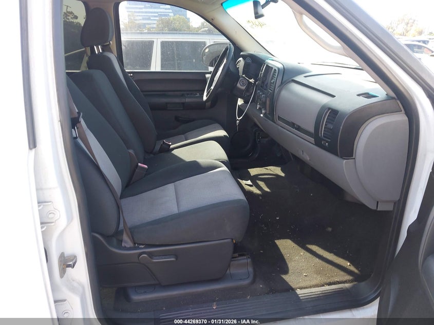 2008 Gmc SIERRA VIN 2GTEC13C381154761 IAAI salvage auction — REPOSSESSION, Clear - Dealer Only (California), sold $2,350 on 2026-07-09 (photo 5)