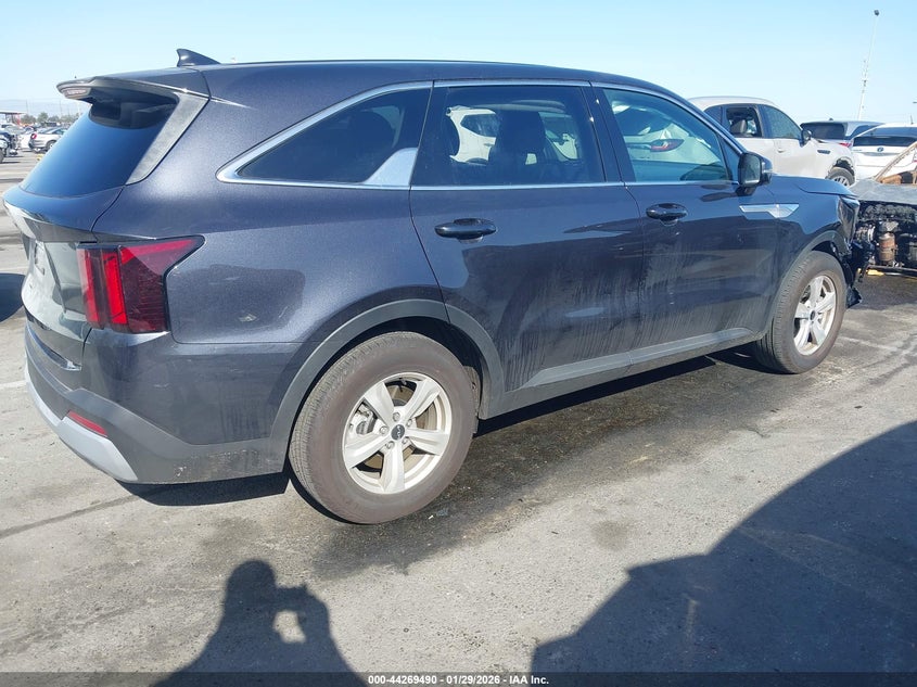 2026 Kia Sorento VIN 5XYRG4JCXTG417093 IAAI salvage auction — RIGHT REAR, Salvage Title, sold $9,700 on 2026-07-30 (photo 4)