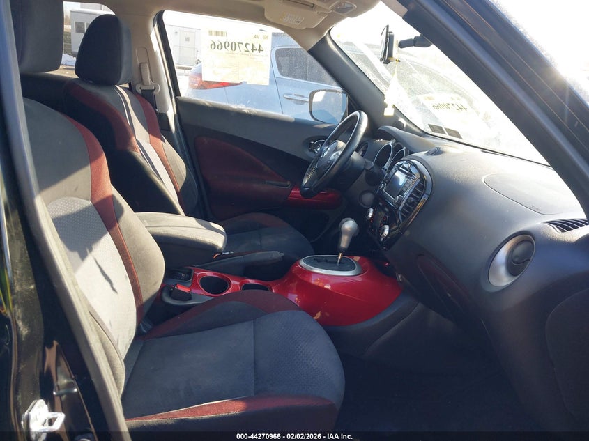 2017 Nissan Juke VIN JN8AF5MV2HT750715 IAAI salvage auction — LEFT SIDE, Salvage Title, sold $2,400 on 2026-07-14 (photo 5)
