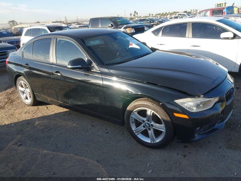 2014 BMW 3er VIN WBA3C1C54EK110091 IAAI salvage auction — LEFT FRONT, Salvage (California), sold $1,750 on 2026-08-17 (photo 1)