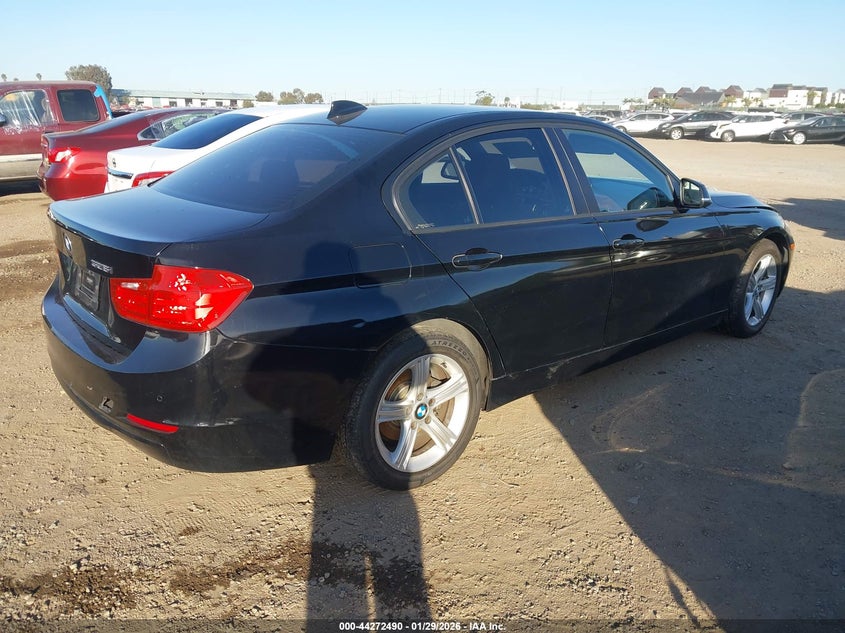 2014 BMW 3er VIN WBA3C1C54EK110091 IAAI salvage auction — LEFT FRONT, Salvage (California), sold $1,750 on 2026-08-17 (photo 4)