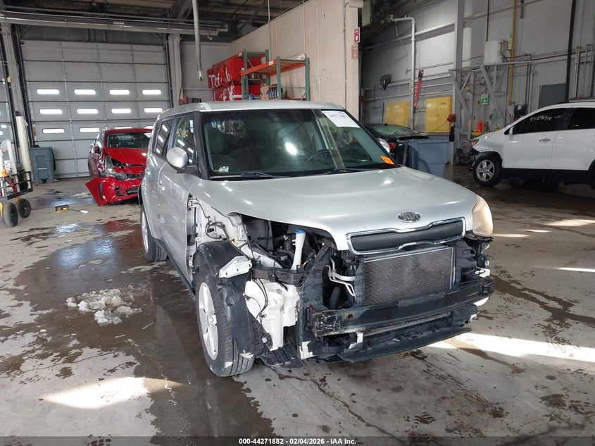 2014 Kia Soul VIN KNDJN2A29E7708182 IAAI salvage auction — FRONT & REAR, Salvage Title, sold $350 on 2026-07-10 (photo 6)