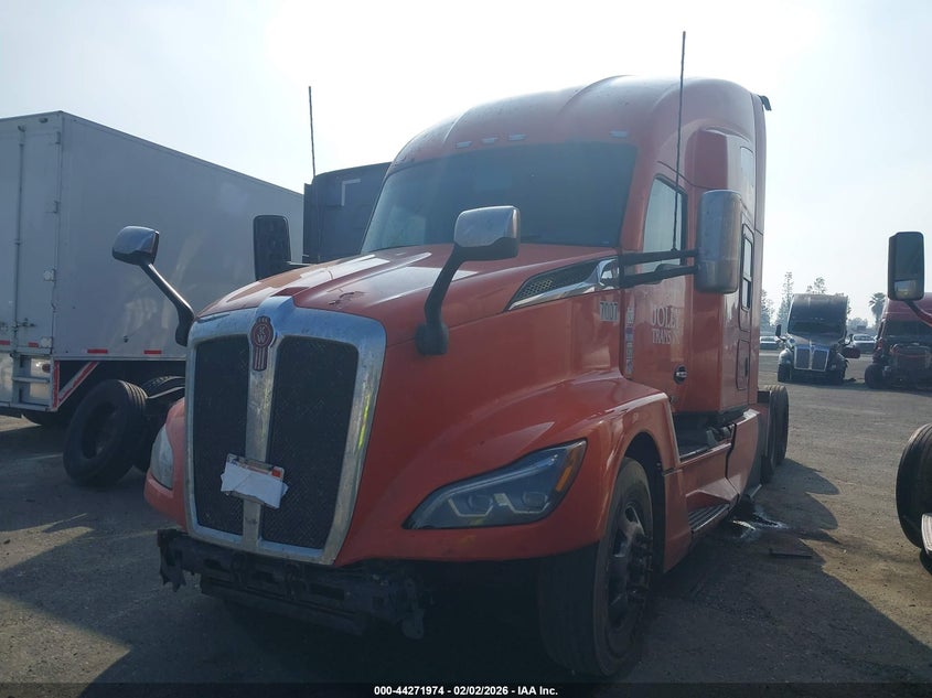 2024 VIN 1XKYD49X6RJ328629 IAAI salvage auction — SIDE, Salvage (California), sold $30,250 on 2026-08-26 (photo 2)