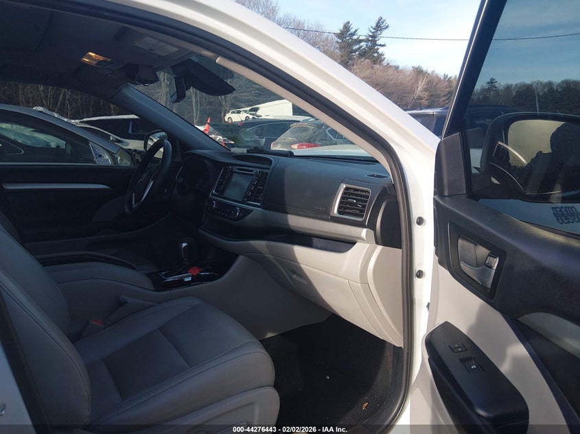 2019 Toyota Highlander VIN 5TDJZRFH9KS562748 IAAI salvage auction — FRONT END, Salvage (New Jersey), sold $11,550 on 2026-07-28 (photo 5)