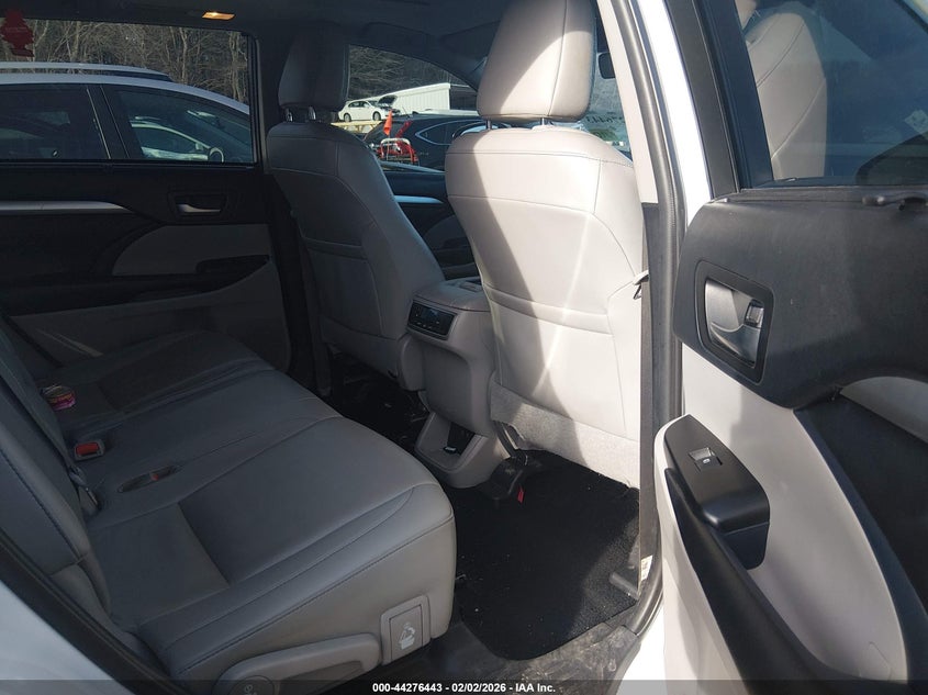 2019 Toyota Highlander VIN 5TDJZRFH9KS562748 IAAI salvage auction — FRONT END, Salvage (New Jersey), sold $11,550 on 2026-07-28 (photo 8)