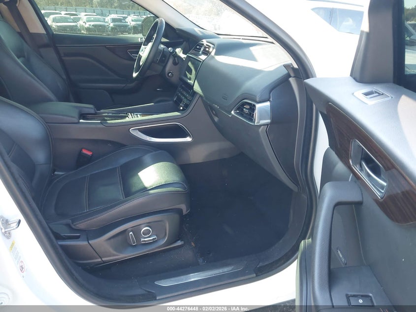 2020 Jaguar F-pace VIN SADCK2GX4LA647381 IAAI salvage auction — FRONT & REAR, Salvage Title, sold $5,700 on 2026-08-01 (photo 5)