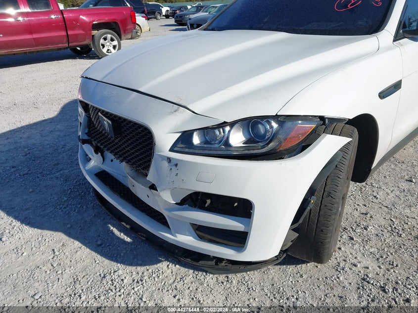 2020 Jaguar F-pace VIN SADCK2GX4LA647381 IAAI salvage auction — FRONT & REAR, Salvage Title, sold $5,700 on 2026-08-01 (photo 6)
