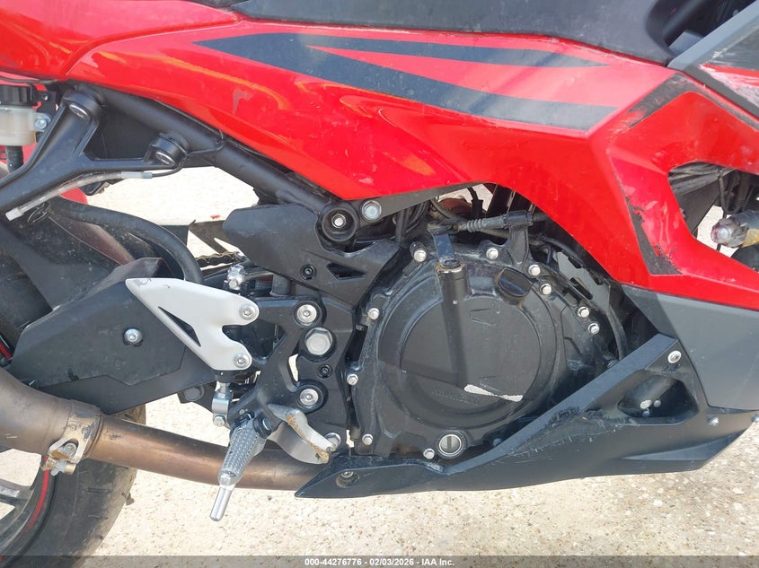 2024 Kawasaki Ninja VIN ML5EXGJ1XRDA07672 IAAI salvage auction — ROLLOVER, Salvage Title, sold $1,550 on 2026-07-15 (photo 8)