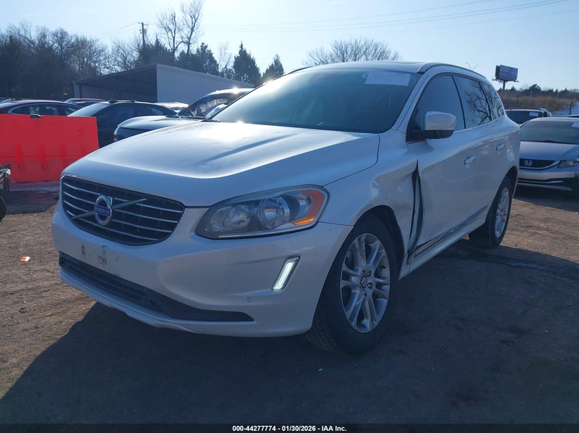 2015 Volvo Xc60 VIN YV440MDKXF2720873 IAAI salvage auction — LEFT FRONT, Original (Texas), sold $3,050 on 2026-07-08 (photo 2)