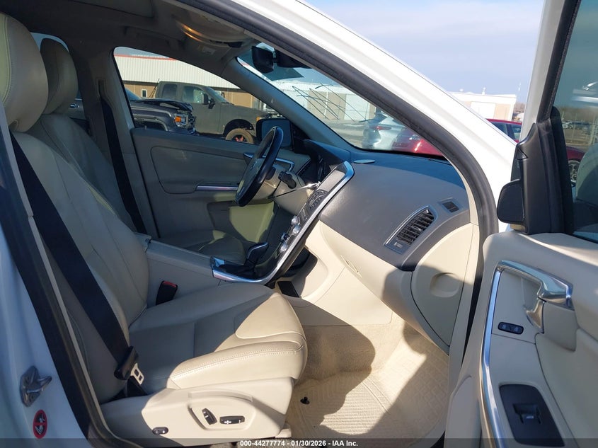 2015 Volvo Xc60 VIN YV440MDKXF2720873 IAAI salvage auction — LEFT FRONT, Original (Texas), sold $3,050 on 2026-07-08 (photo 5)