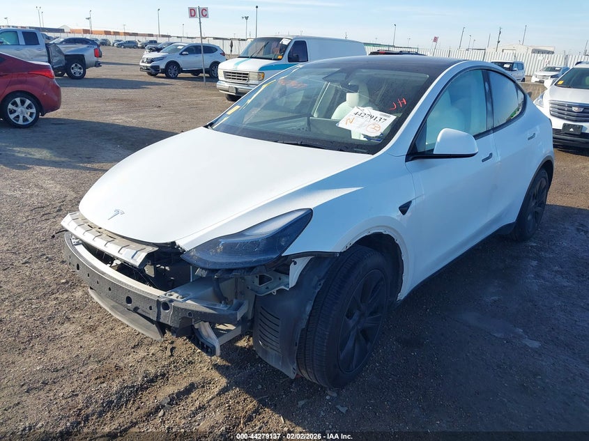 2024 Tesla Model y VIN 7SAYGDED1RA333873 IAAI salvage auction — FRONT END, Salvage Title, sold $10,200 on 2026-07-22 (photo 2)