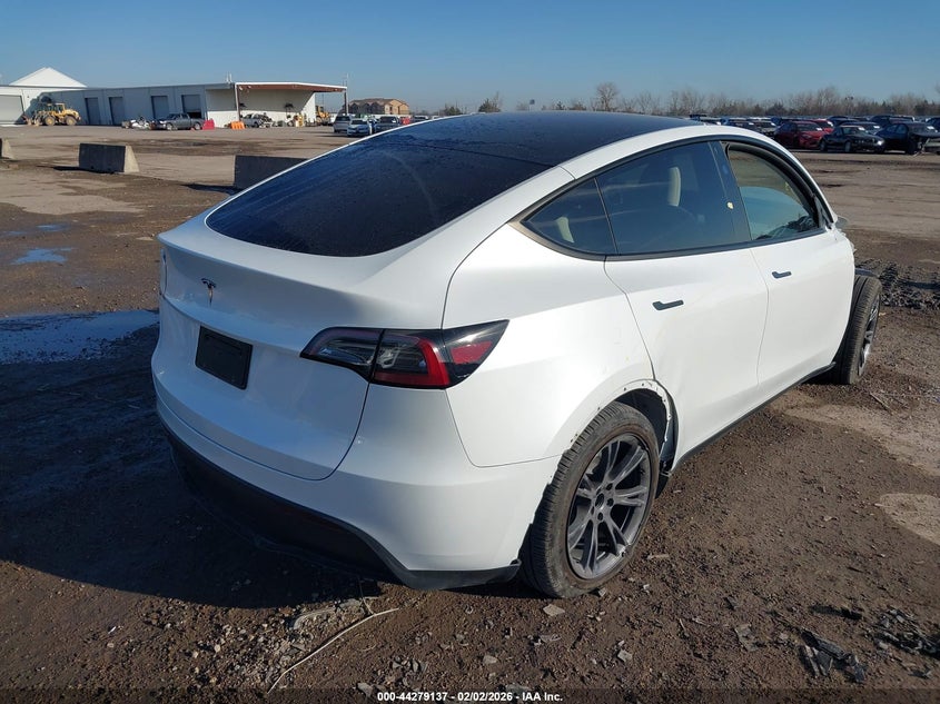 2024 Tesla Model y VIN 7SAYGDED1RA333873 IAAI salvage auction — FRONT END, Salvage Title, sold $10,200 on 2026-07-22 (photo 4)