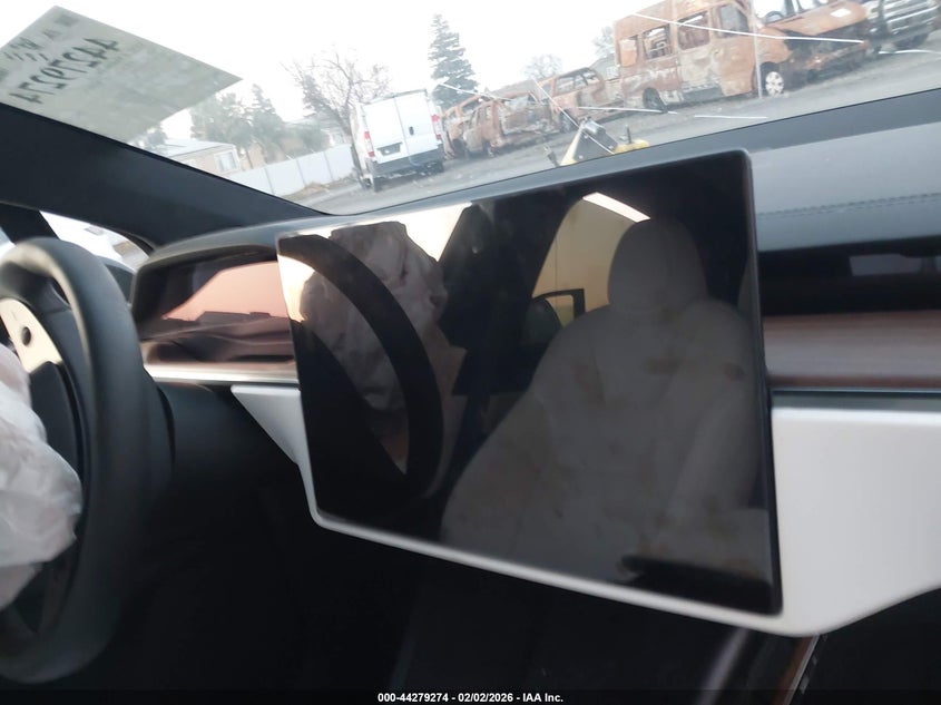 2026 Tesla Model x VIN 7SAXCBE50TF475114 IAAI salvage auction — RIGHT FRONT, Clear (California), sold $60,250 on 2026-08-18 (photo 7)