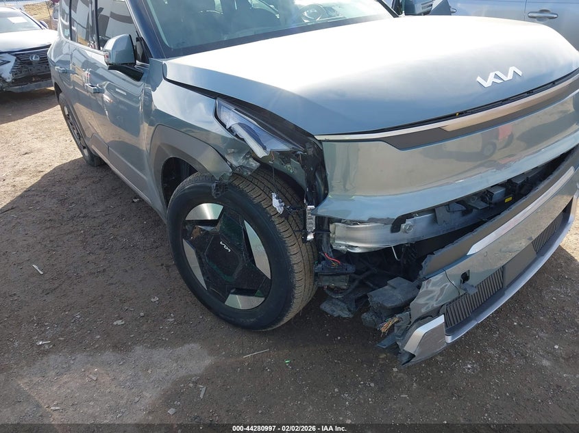 2024 Kia Ev9 VIN KNDAFFS55R6037165 IAAI salvage auction — FRONT END, Salvage (Texas), sold $14,200 on 2026-07-30 (photo 6)