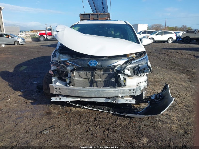 2025 Toyota Sienna VIN 5TDYRKECXSS235836 IAAI salvage auction — FRONT END, Salvage (Hawaii), sold $12,975 on 2026-07-28 (photo 6)