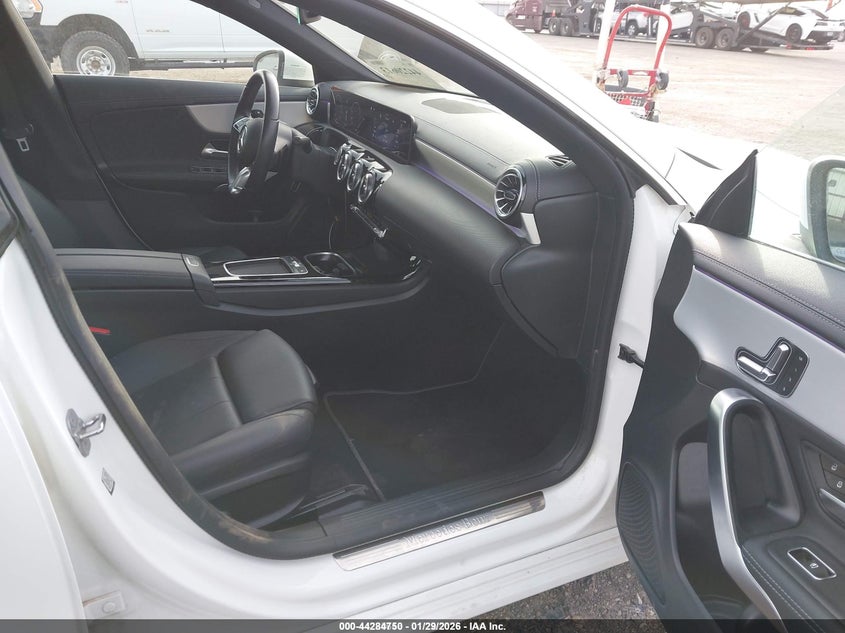 2025 Mercedes-benz Cla-klasse VIN W1K5J4GB5SN522605 IAAI salvage auction — Normal Wear, Clear (California), sold $26,750 on 2026-02-17 (photo 5)