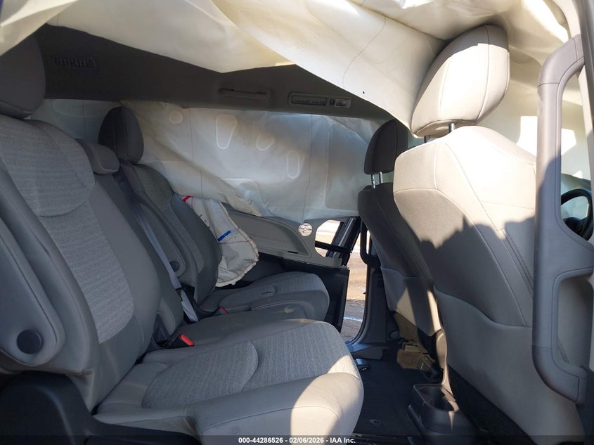 2023 Toyota Sienna VIN 5TDKRKEC2PS174740 IAAI salvage auction — LEFT SIDE, Salvage Title, sold $12,325 on 2026-07-15 (photo 8)