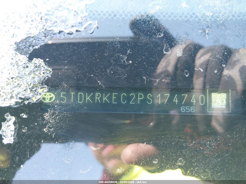 2023 Toyota Sienna VIN 5TDKRKEC2PS174740 IAAI salvage auction — LEFT SIDE, Salvage Title, sold $12,325 on 2026-07-15 (photo 9)