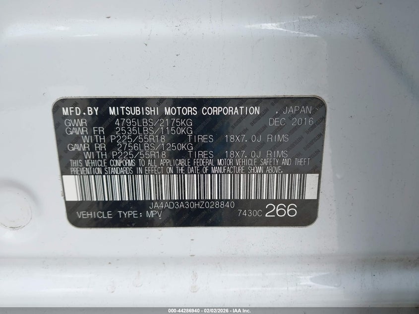 2017 Mitsubishi Outlander VIN JA4AD3A30HZ028840 IAAI salvage auction — SIDE, Salvage Title, sold $2,100 on 2026-08-24 (photo 9)