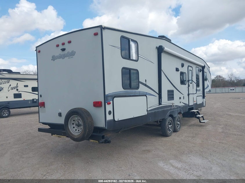 2018 Keystone 30ft springdale 300fwbh VIN 4YDF30023J3105471 IAAI salvage auction — WATER/FLOOD, Salvage (Louisiana), sold $225 on 2026-07-29 (photo 4)
