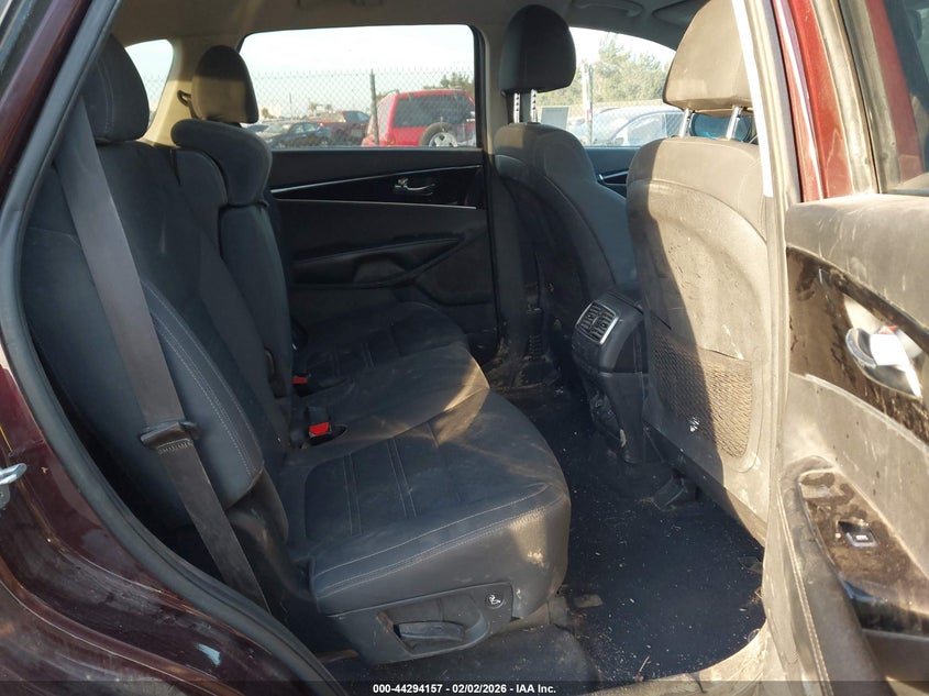 2020 Kia Sorento VIN 5XYPG4A31LG629274 IAAI salvage auction — RIGHT SIDE, Salvage (California), sold $925 on 2026-07-29 (photo 8)