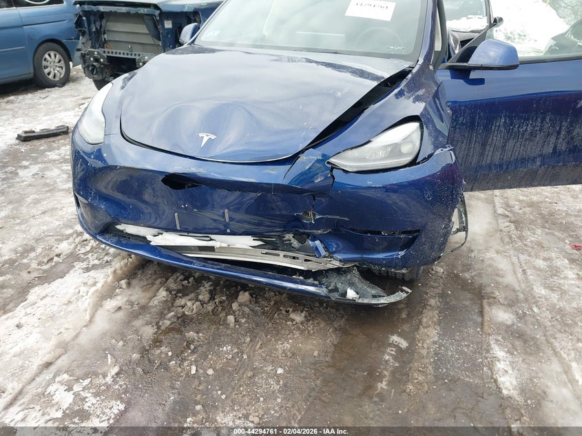 2023 Tesla Model y VIN 7SAYGAEE6PF850531 IAAI salvage auction — Front End, Salvage (Massachusetts), sold $13,000 on 2026-03-31 (photo 6)