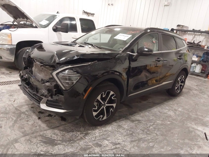 2025 Kia Sportage VIN 5XYK3CDF9SG295533 IAAI salvage auction — FRONT END, Salvage Title, sold $8,500 on 2026-08-27 (photo 2)