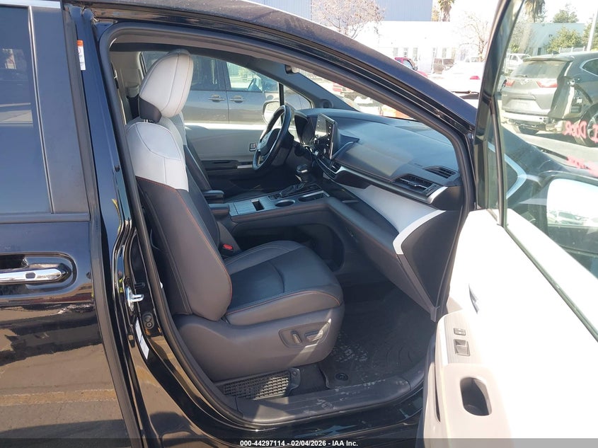 2021 Toyota Sienna VIN 5TDDSKFC6MS006865 IAAI salvage auction — FRONT & REAR, Salvage Title, sold $12,150 on 2026-07-20 (photo 5)