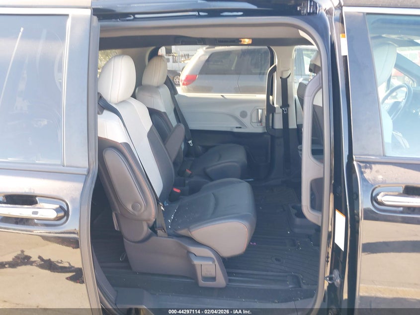2021 Toyota Sienna VIN 5TDDSKFC6MS006865 IAAI salvage auction — FRONT & REAR, Salvage Title, sold $12,150 on 2026-07-20 (photo 8)
