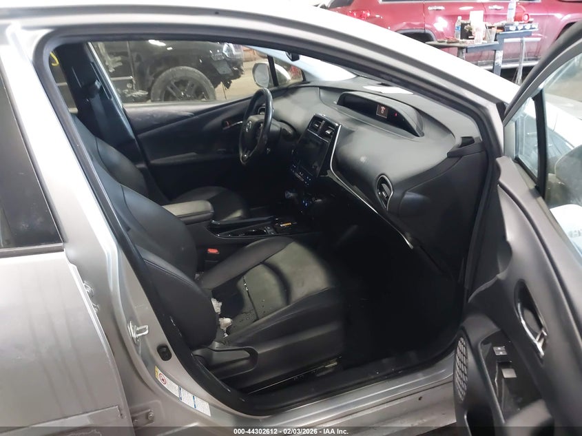 2019 Toyota Prius VIN JTDL9RFUXK3002762 IAAI salvage auction — FRONT & REAR, Salvage (Minnesota), sold $4,350 on 2026-07-08 (photo 5)