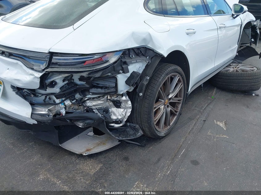 2023 Porsche Panamera VIN WP0AJ2A70PL102691 IAAI salvage auction — LEFT & RIGHT, Salvage Title, sold $20,025 on 2026-07-27 (photo 6)
