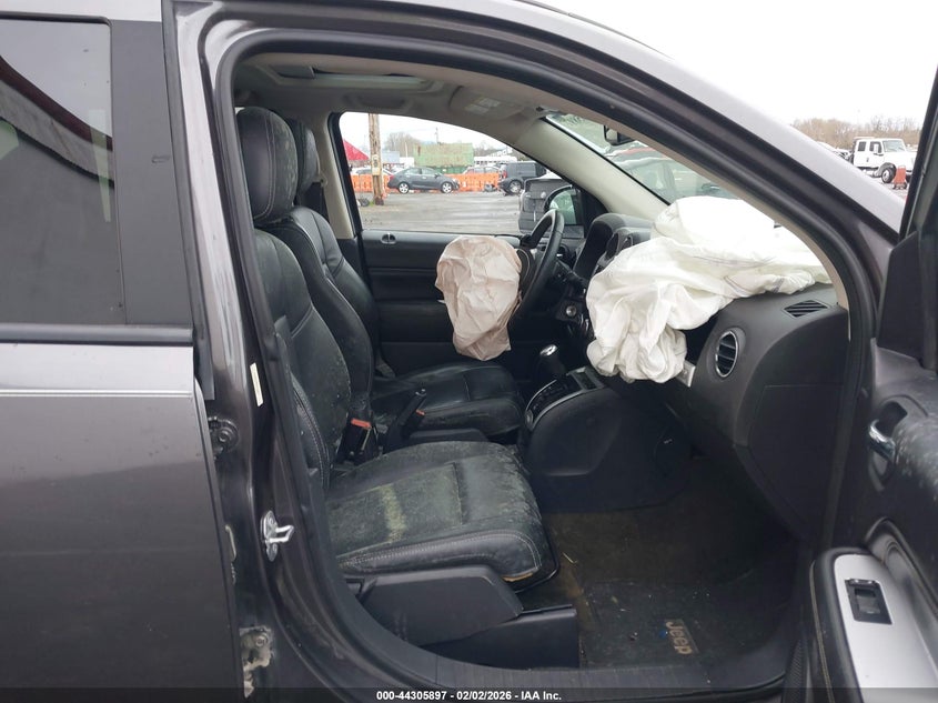 2016 Jeep Compass VIN 1C4NJDEB6GD793277 IAAI salvage auction — BIO HAZARD, Lien Papers (Oregon), sold $300 on 2026-07-09 (photo 5)