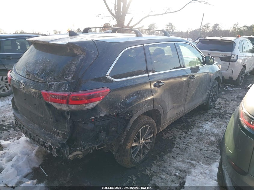 2019 Toyota Highlander VIN 5TDJZRFH7KS585803 IAAI salvage auction — FRONT END, Salvage Title, sold $25 on 2026-07-21 (photo 4)