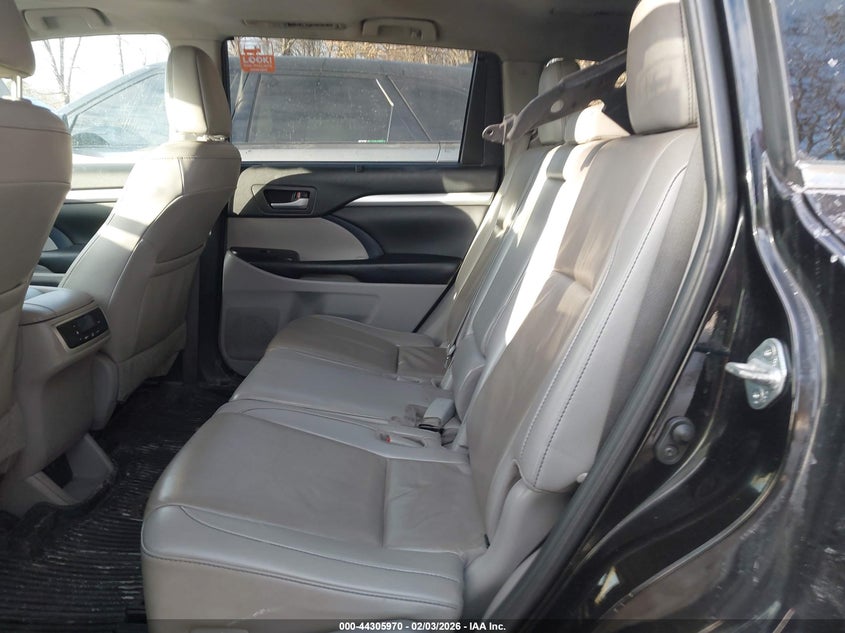 2019 Toyota Highlander VIN 5TDJZRFH7KS585803 IAAI salvage auction — FRONT END, Salvage Title, sold $25 on 2026-07-21 (photo 8)
