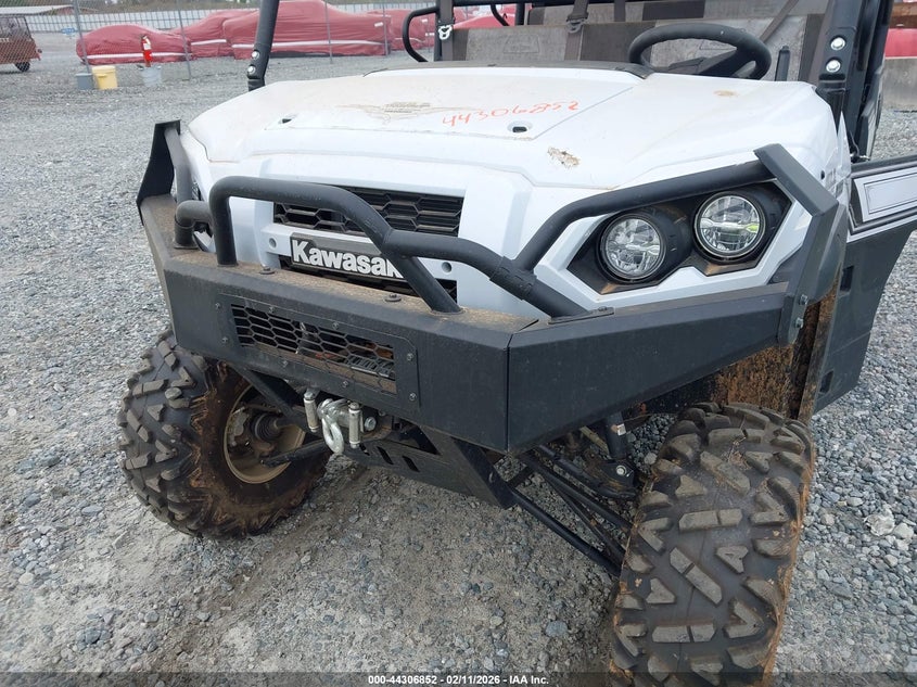 2024 Kawasaki VIN JKAATCD1XRB502445 IAAI salvage auction — FRONT END, Salvage Title, sold $7,200 on 2026-08-22 (photo 5)