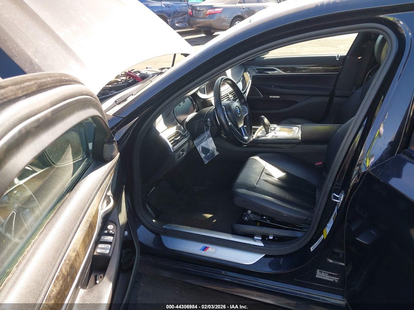 2017 BMW 7er VIN WBA7E2C51HG739820 IAAI salvage auction — FRONT END, Salvage Certificate (California), sold $4,000 on 2026-08-21 (photo 5)