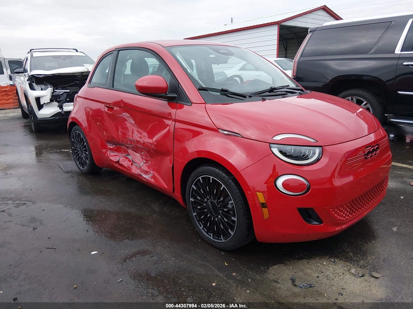 2024 Fiat 500 VIN ZFAFFAA46RX209061 IAAI salvage auction — RIGHT SIDE, Salvage Title, sold $11,600 on 2026-09-02 (photo 1)