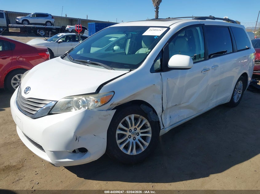 2013 Toyota Sienna VIN 5TDYK3DCXDS364741 IAAI salvage auction — LEFT SIDE, Salvage Title, sold $3,250 on 2026-07-15 (photo 2)