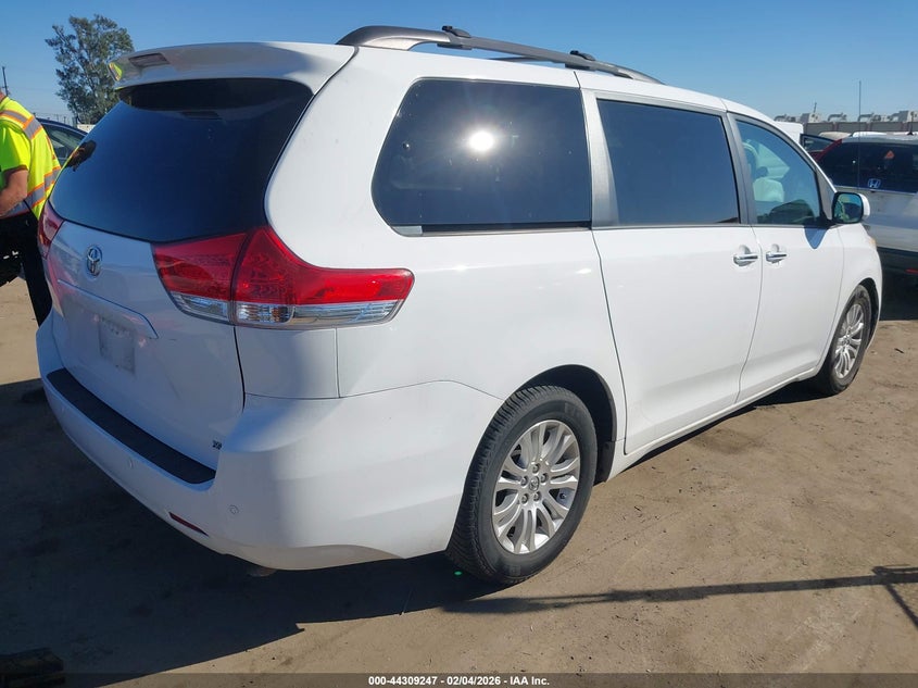 2013 Toyota Sienna VIN 5TDYK3DCXDS364741 IAAI salvage auction — LEFT SIDE, Salvage Title, sold $3,250 on 2026-07-15 (photo 4)