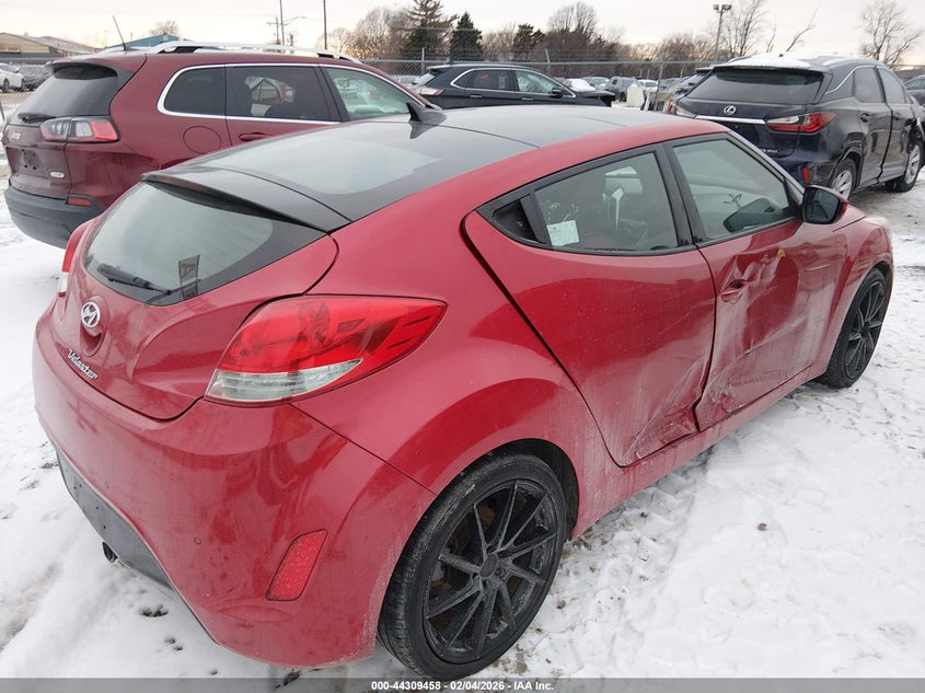 2012 Hyundai Veloster VIN KMHTC6AD0CU032237 IAAI salvage auction — RIGHT SIDE, Salvage Title, sold $825 on 2026-07-14 (photo 4)